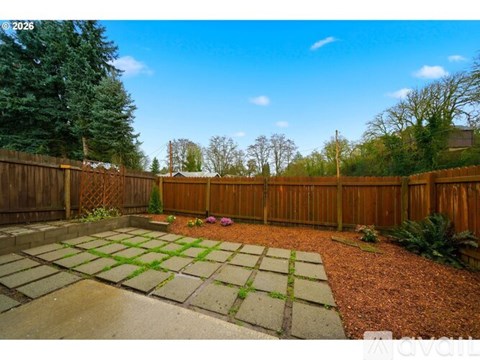 622 Northwest Hill Street 3 Beds Apartment for Rent