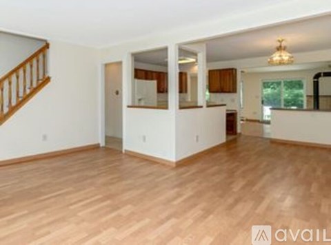 24 Friendly Road 3 Beds Apartment for Rent
