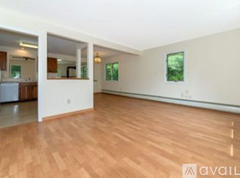 24 Friendly Road 3 Beds Apartment for Rent