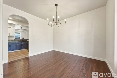 18 Sterling Ln 3 Beds Apartment for Rent