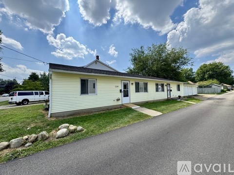 1241 Broad Ave NW 2 Beds Apartment for Rent