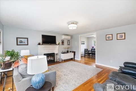 2 Coronet Ave 4 Beds Apartment for Rent
