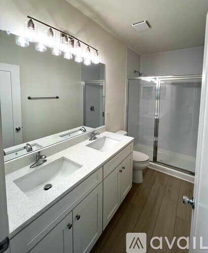 925 13Th Ave S 5 Beds Apartment for Rent