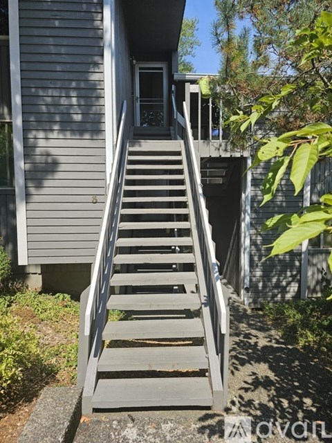 44 Eagle Crest Drive 3 Beds Apartment for Rent