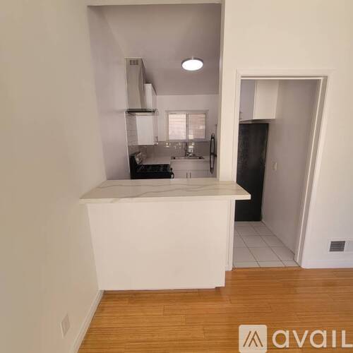 1326 N Flores St Studio Apartment for Rent - Photo gallery 2