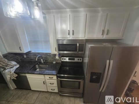 441 N Laclede Station Rd 3 Beds Apartment for Rent
