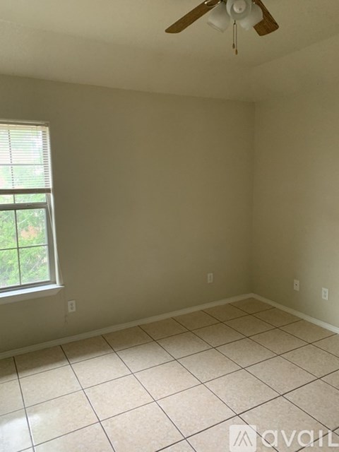 121 Ramon Cardenas Drive 2 Beds Apartment for Rent