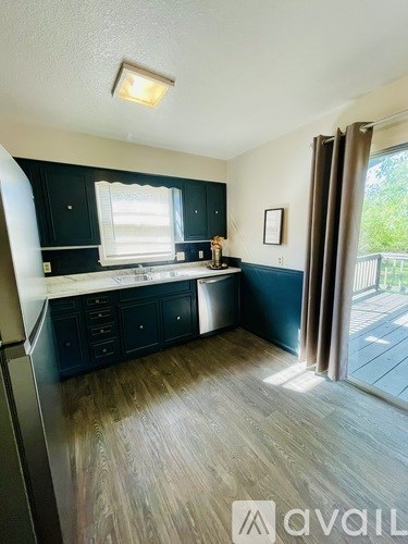 1034 S Ash St 3 Beds Apartment for Rent