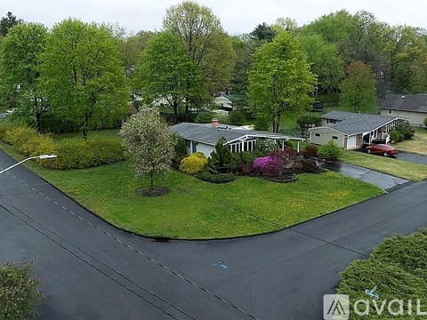27 Carrie Lane 3 Beds Apartment for Rent