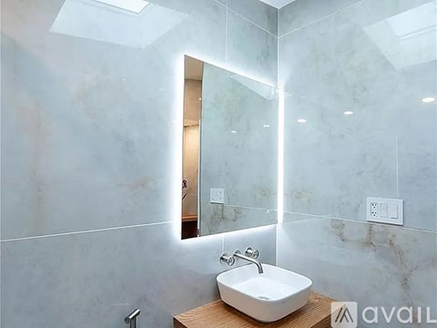 27 Carrie Lane 3 Beds Apartment for Rent