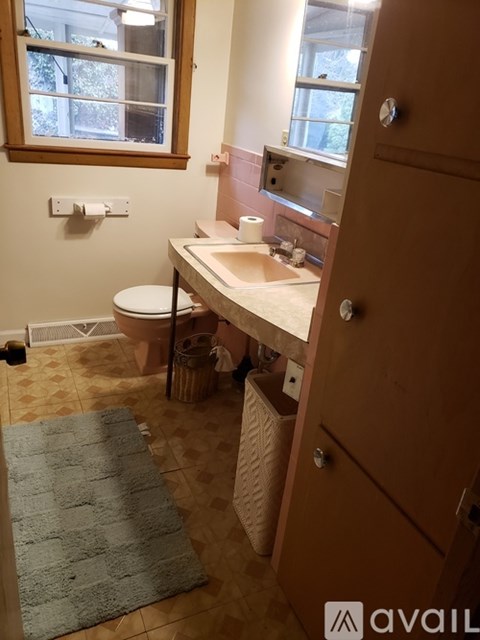 0 Greenwich Ave 2 Beds Apartment for Rent