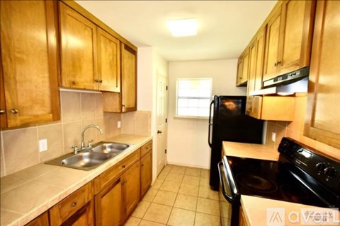 415 West 5Th Street 3 Beds Apartment for Rent