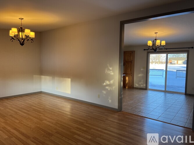2904 E Hayley Ln 3 Beds Single Family Home for Rent - Photo gallery 4
