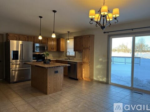 2904 E Hayley Ln 3 Beds Apartment for Rent