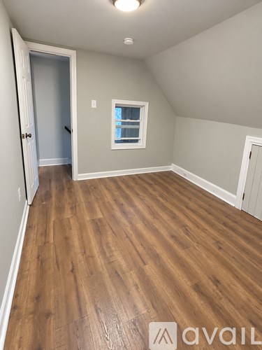 136 Jenkins Ave 3 Beds Apartment for Rent