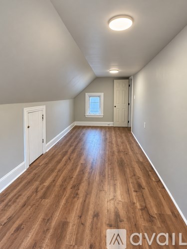 136 Jenkins Ave 3 Beds Apartment for Rent