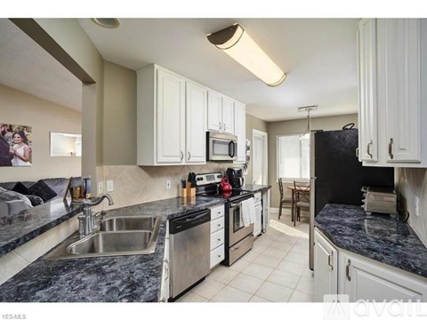 3800 Rosemont Boulevard 2 Beds Apartment for Rent