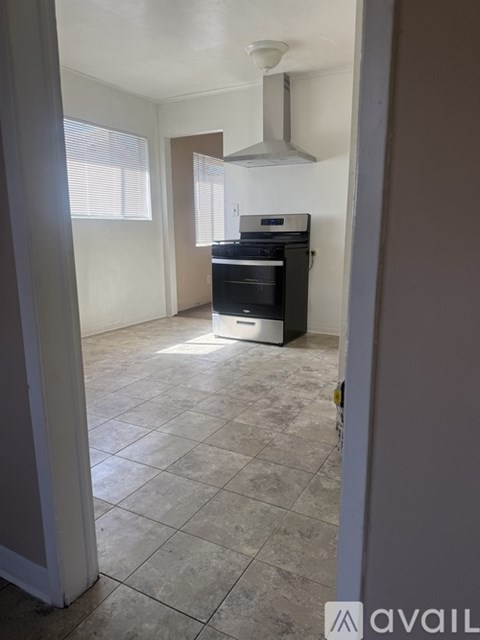 1018 S Fetterly Ave 2 Beds Apartment for Rent