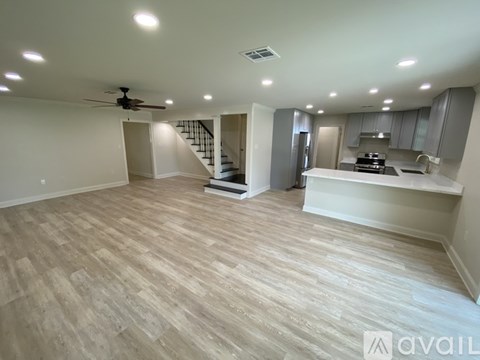 155 Magnolia Blvd 3 Beds Apartment for Rent