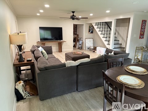 155 Magnolia Blvd 3 Beds Apartment for Rent