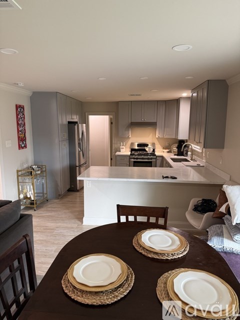 155 Magnolia Blvd 3 Beds Apartment for Rent
