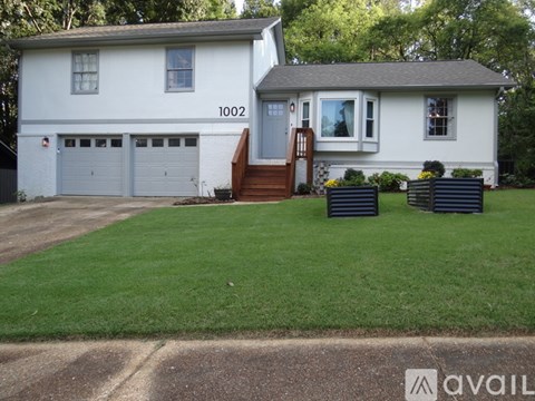 1002 Southeast Antietam Road 3 Beds Apartment for Rent