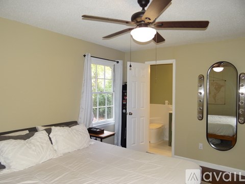 1002 Southeast Antietam Road 3 Beds Apartment for Rent