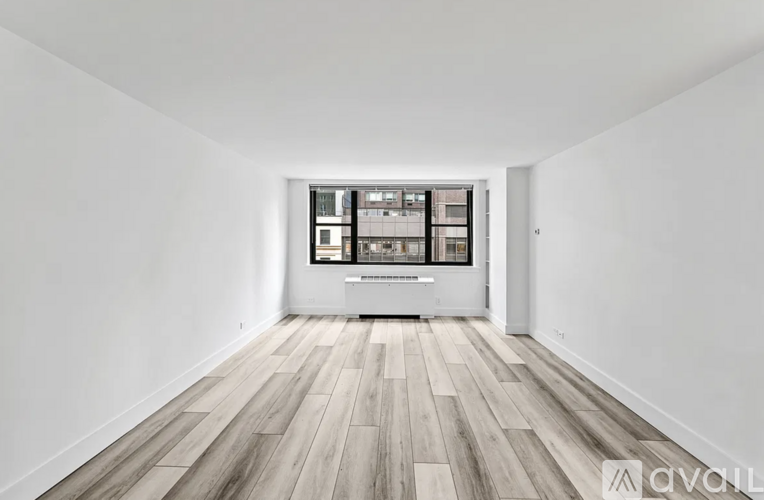 337 W 55th St 4 Beds Apartment for Rent - Photo gallery 4