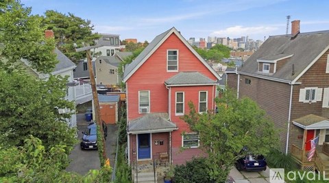 13 Knowlton St 2 Beds Apartment for Rent
