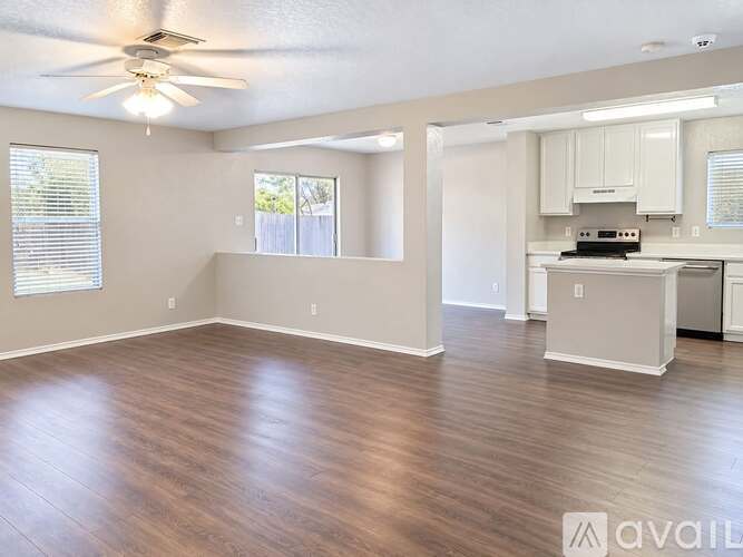 5542 Spring Day 3 Beds Single Family Home for Rent - Photo gallery 4