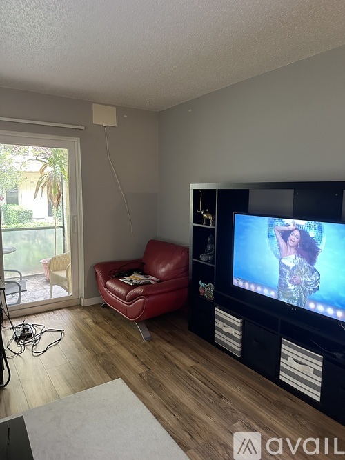 251 South Cypress Road 1 Condo for Rent - Photo gallery 3