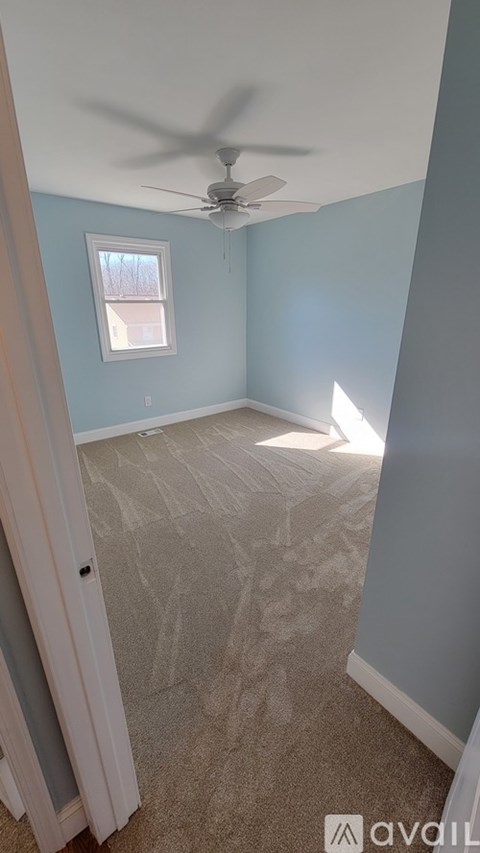 329 Highland Drive 3 Beds Apartment for Rent
