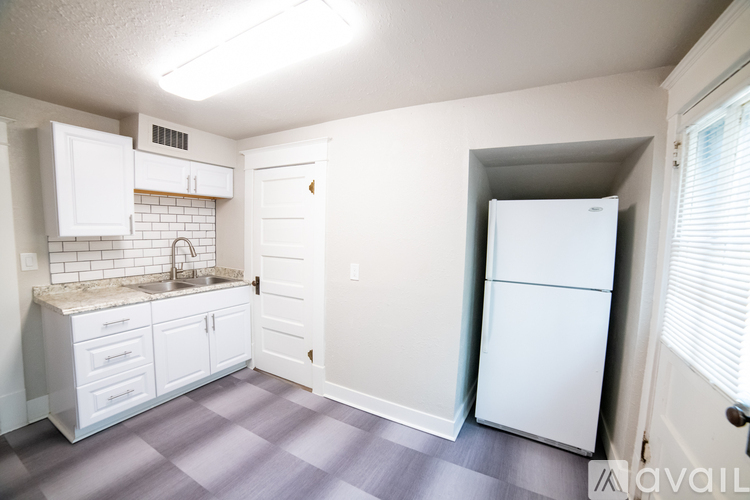 1515 3rd Ave N 2 Beds Apartment for Rent - Photo gallery 3