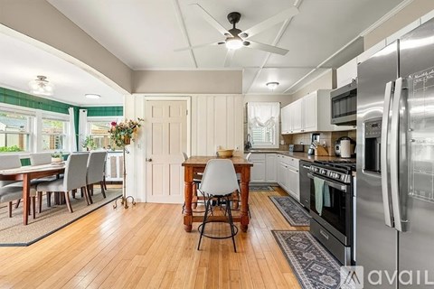 34 Maynard Ave 3 Beds Apartment for Rent