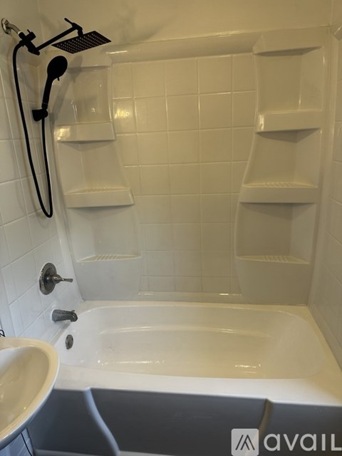 1639 Waterbury Road 4 Beds Apartment for Rent