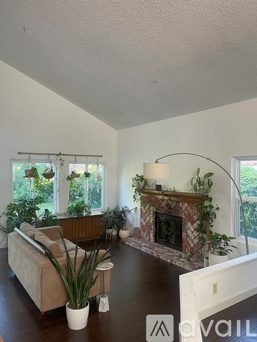 12304 Willow Hill Drive 4 Beds Single Family Home for Rent - Photo gallery 2