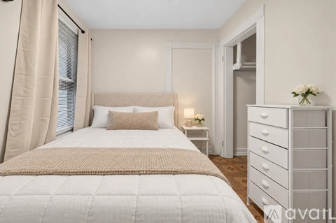 242 Franklin St 5 Beds Apartment for Rent