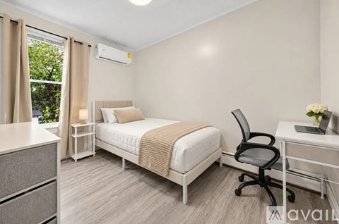 242 Franklin St 5 Beds Apartment for Rent