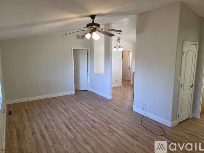 66 Rebie Way 2 Beds Single Family Home for Rent - Photo gallery 4