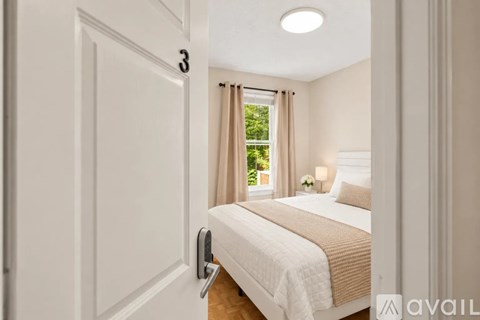 242 Franklin St 5 Beds Apartment for Rent