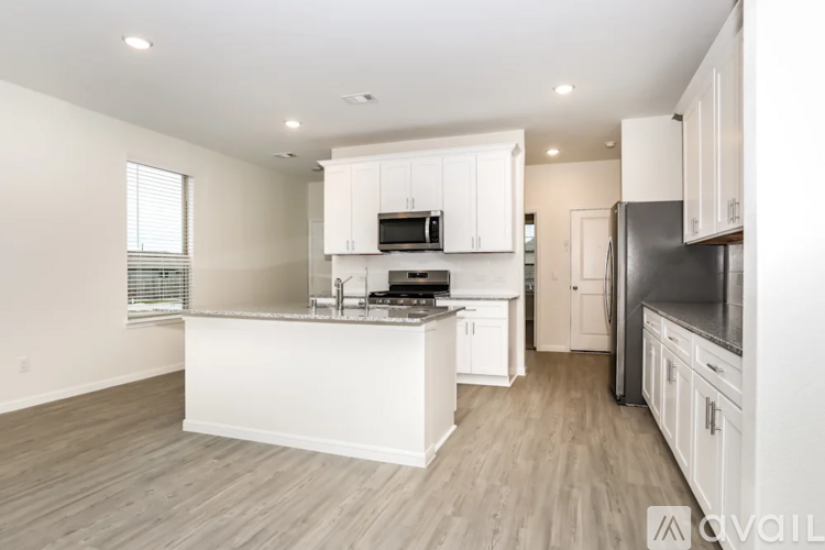 13477 Maltessa Dr 4 Beds Single Family Home for Rent - Photo gallery 4