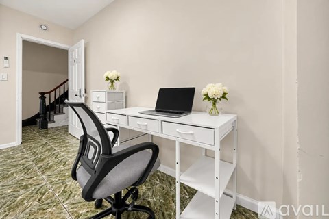 242 Franklin St 5 Beds Apartment for Rent