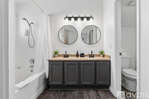 7233 West Corrine Drive 4 Beds Apartment for Rent