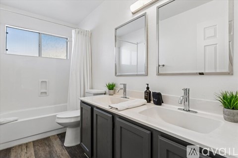 7233 West Corrine Drive 4 Beds Apartment for Rent