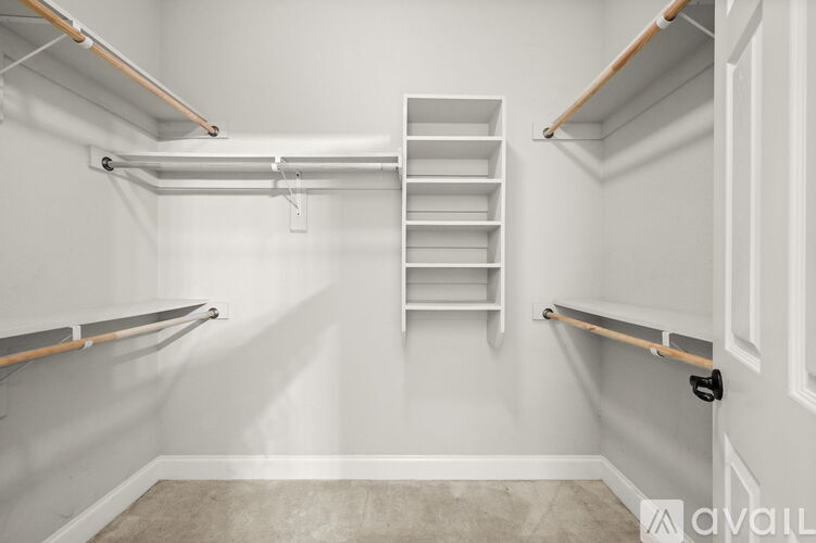 13638 Cantebury Avenue 3 Beds Single Family Home for Rent - Photo gallery 4