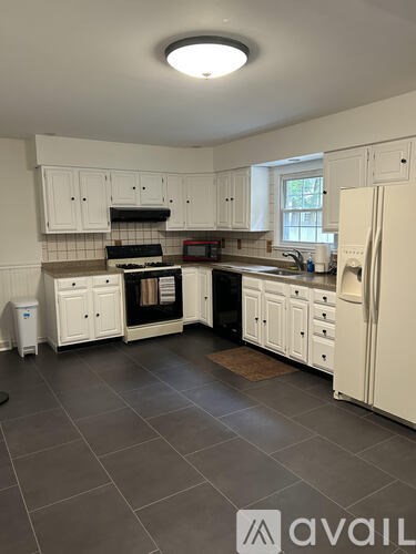 Michael Drive 3 Beds Apartment for Rent