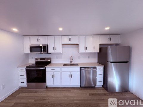 8 Chestnut St 2 Beds Apartment for Rent