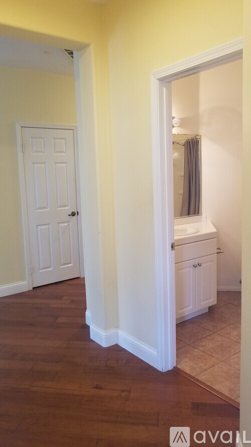 988 Holiday Ave 2 Beds Townhouse for Rent - Photo gallery 3
