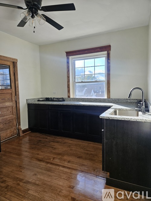 2216 South Washtenaw Avenue 2 Beds Apartment for Rent - Photo gallery 3