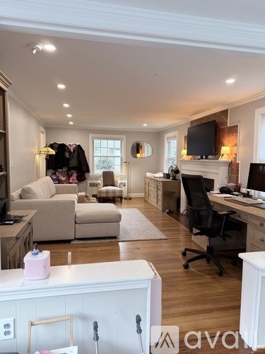 67 Berkshire Rd 3 Beds Apartment for Rent